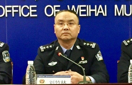 市公安局党委委员、政治部主任、新闻发言人  刘竹林