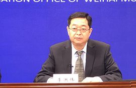 市商务局副局长 李洪伟