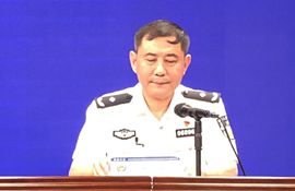 市禁毒委副主任、禁毒办主任，市公安局党委委员、副局长 周军