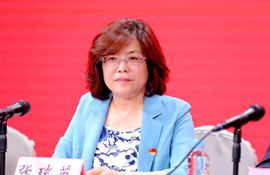 市委宣传部分管日常工作的副部长、市文明办主任 张瑞英