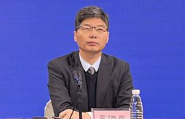 市审计局党组成员、副局长 慕洪亮