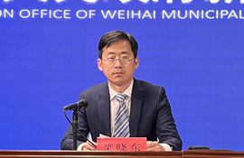 市住房城乡建设局党组成员、副局长、新闻发言人 梁晓东