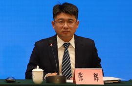 荣成市委常委、副市长 张辉
