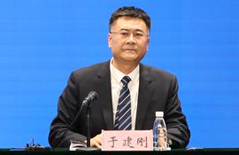 市行政审批服务局副局长、三级调研员 于建刚