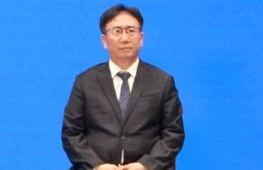 威海光威集团有限责任公司总经理 邓向阳