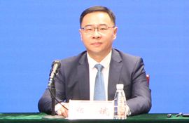 市财政局党组成员、副局长 郑斌