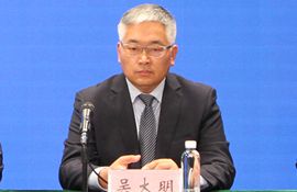 市教育局党组成员、副局长 吴大明
