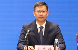 市工业和信息化局党组成员、副局长、新闻发言人 龙荣科 