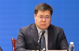  市商务局党组成员、副局长、新闻发言人 丁文升