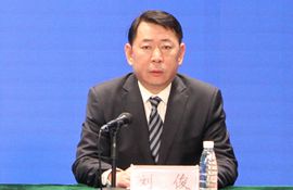 市统计局四级调研员、新闻发言人 刘俊 