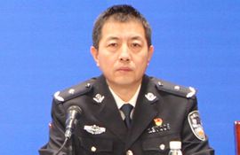 市公安局党委委员、政治部主任 于学龙