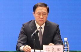 市人力资源和社会保障局党组成员，市社会保险事业中心主任 郭良田