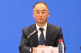 市财政局党组成员、副局长 秦泰