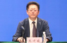 市财政管理服务中心副主任 王建威