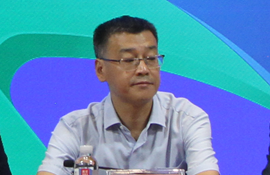 国家体育总局自行车击剑运动管理中心副主任、中国铁人三项运动协会主席 冯宝忠